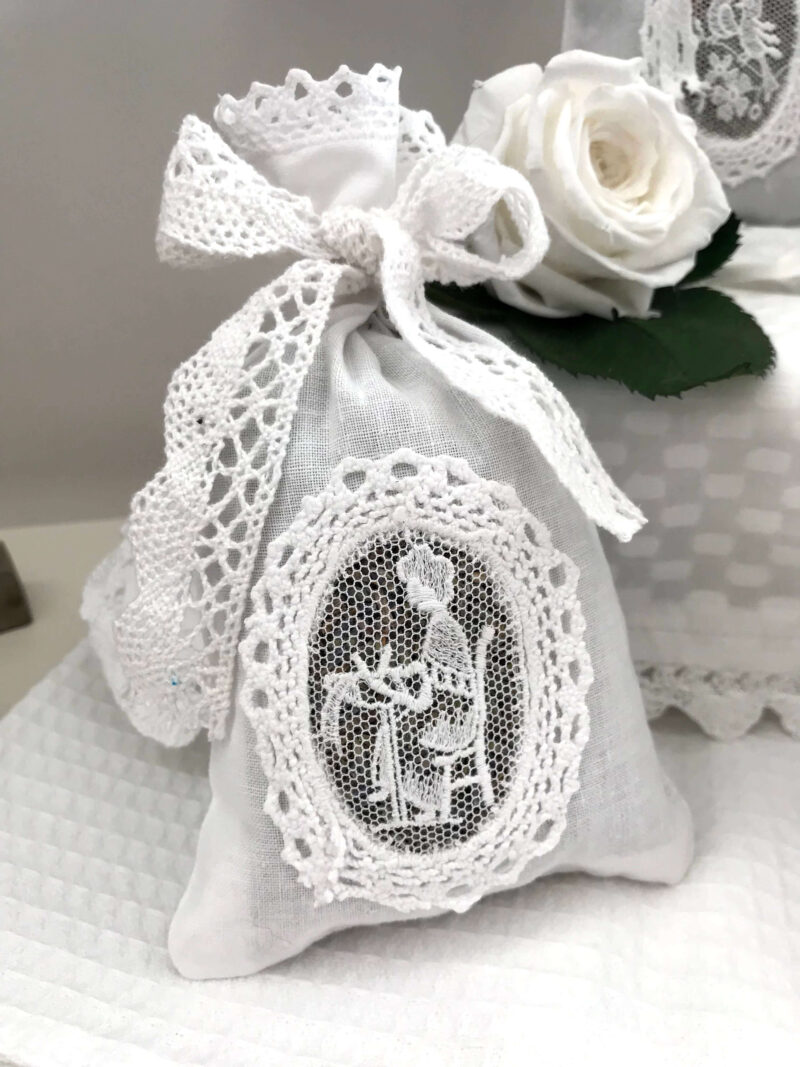 Pochon broderie au choix coton blanc garni de lavande brodé – Image 2