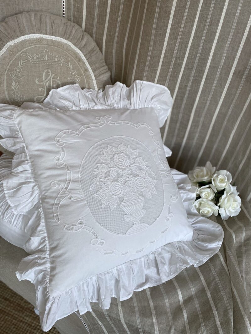 Coussin romantique Blanc Mariclo 45x45cm – Image 2