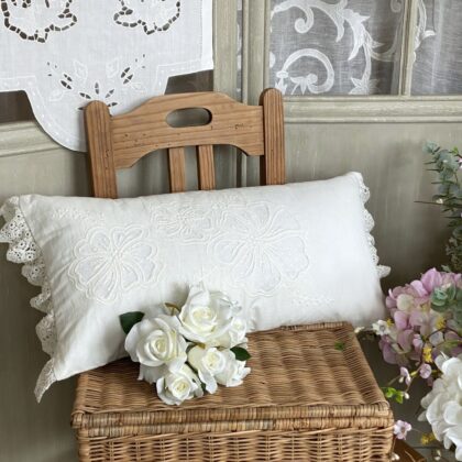 Coussin shabby chic broderie Blanc Mariclo