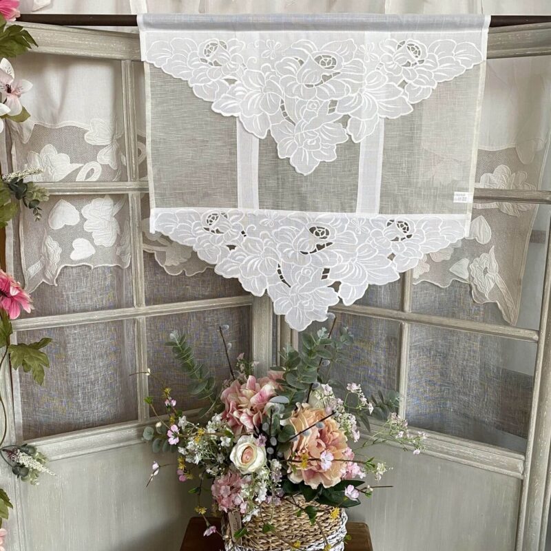 Brise bise romantique 60x60cm broderie romantique