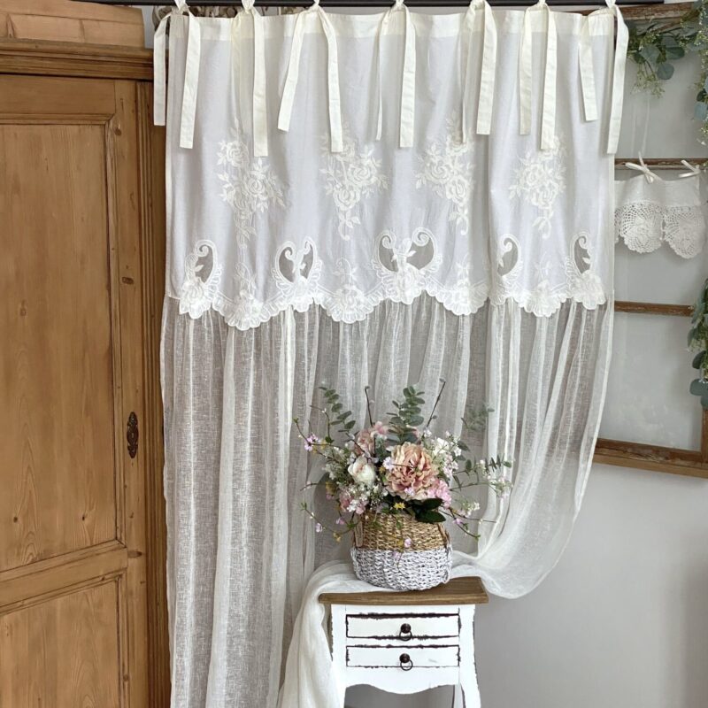 Rideau voilage shabby chic, cantonnière brodée Blanc Mariclo