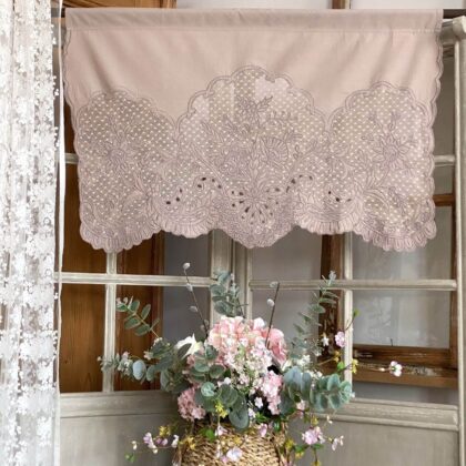 Brise bise cantonnière romantique Blanc Mariclo coloris vieux rose